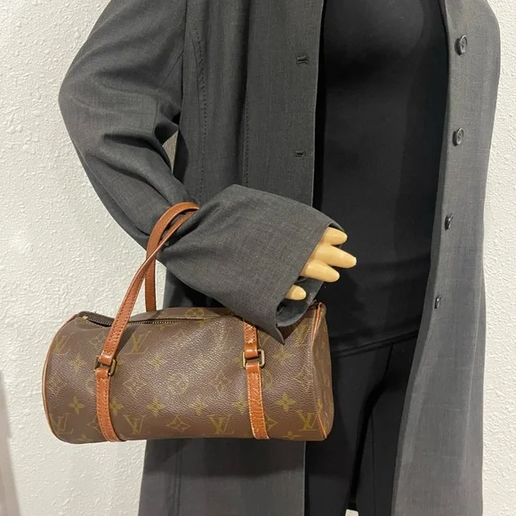 LV purse - Picture 1 of 5